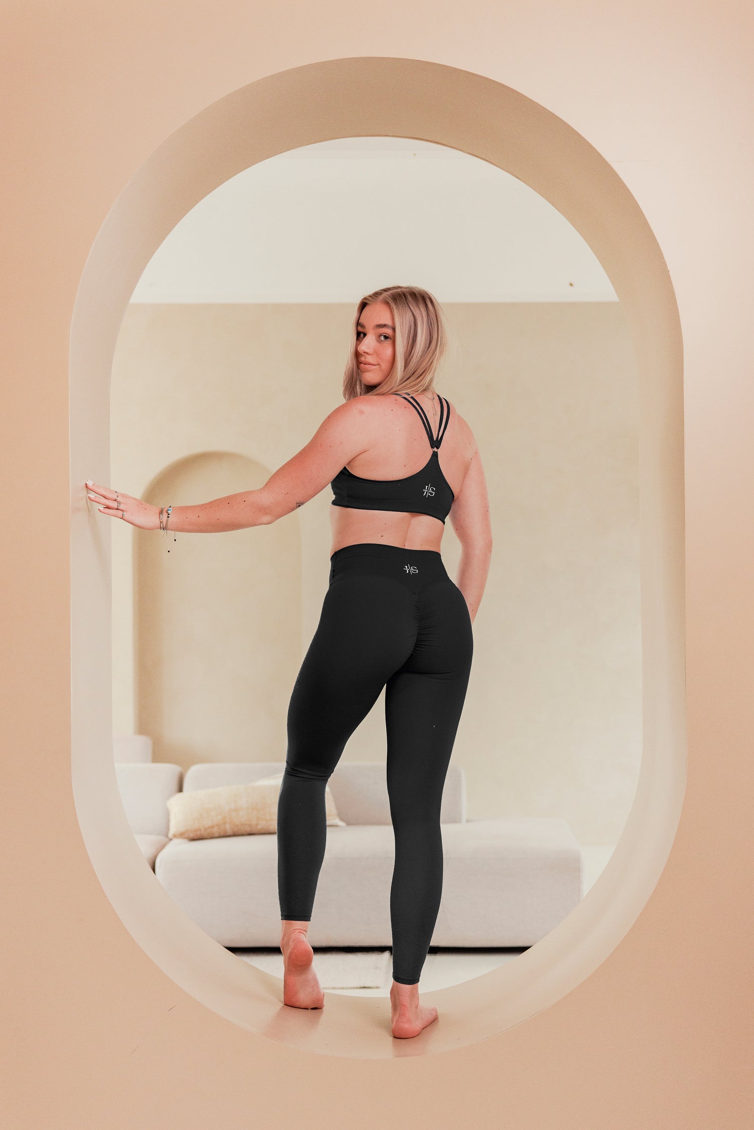 Nahtlose Leggings „June Spring“ in Schwarz