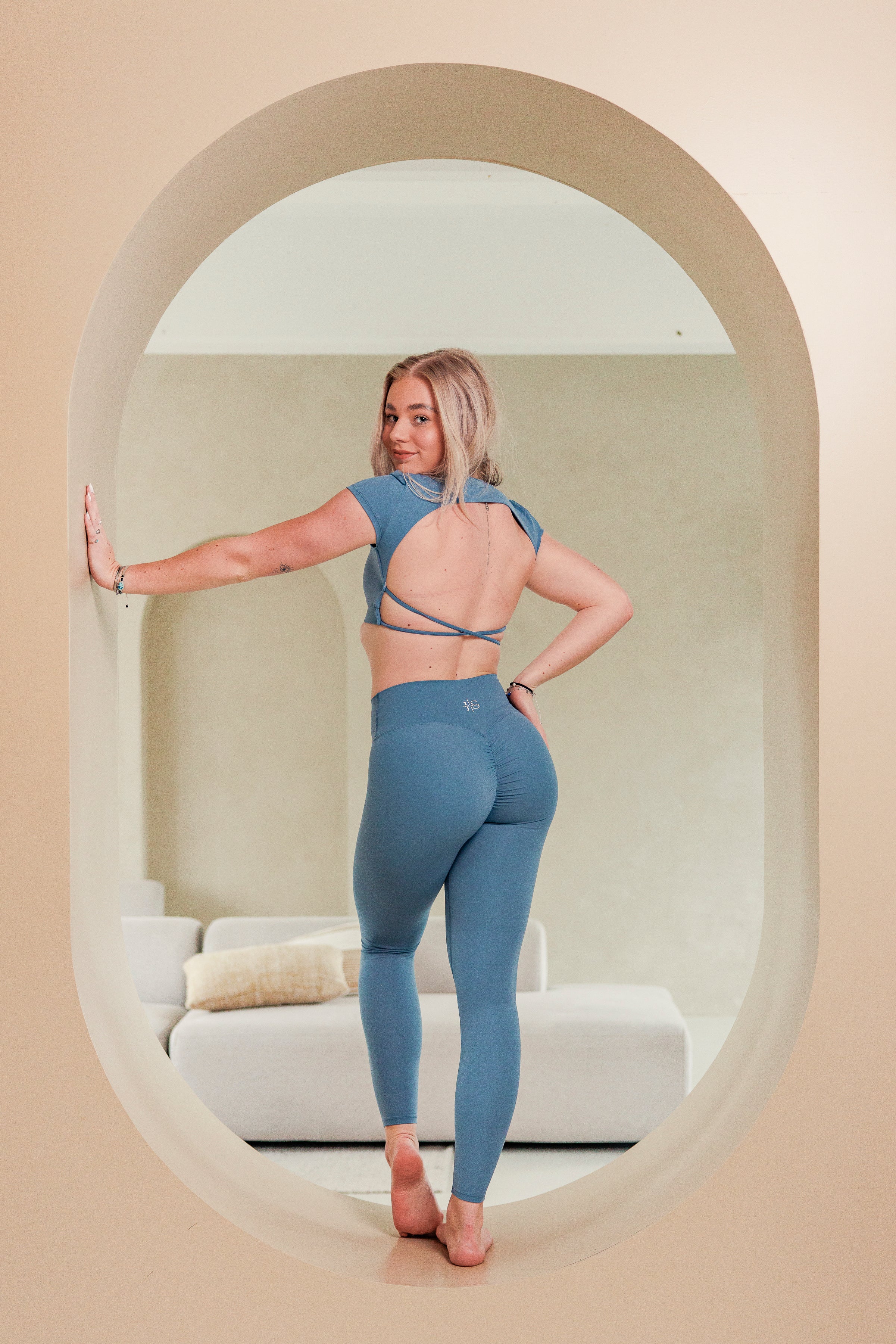June Spring Cropped Open Back T-Shirt Marble Blue